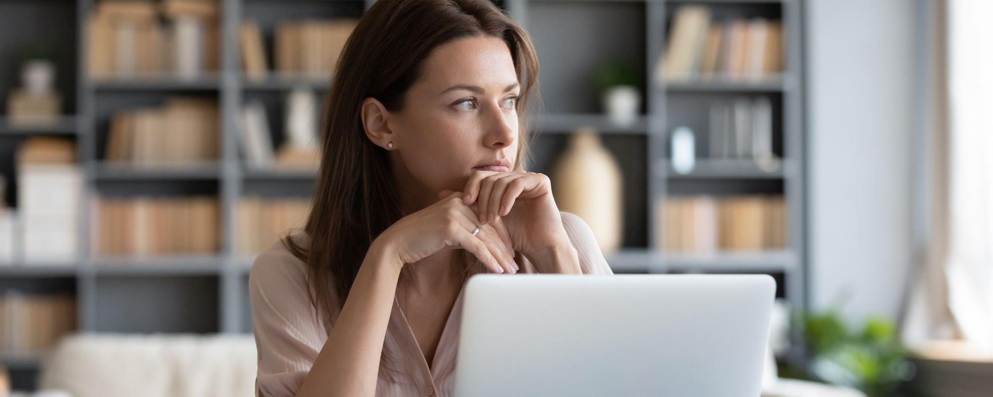 Signs You May Need Alcohol Rehab Instead of Trying to Quit Alone